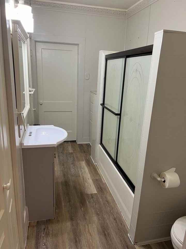1304 James St - Photo 2 of 8