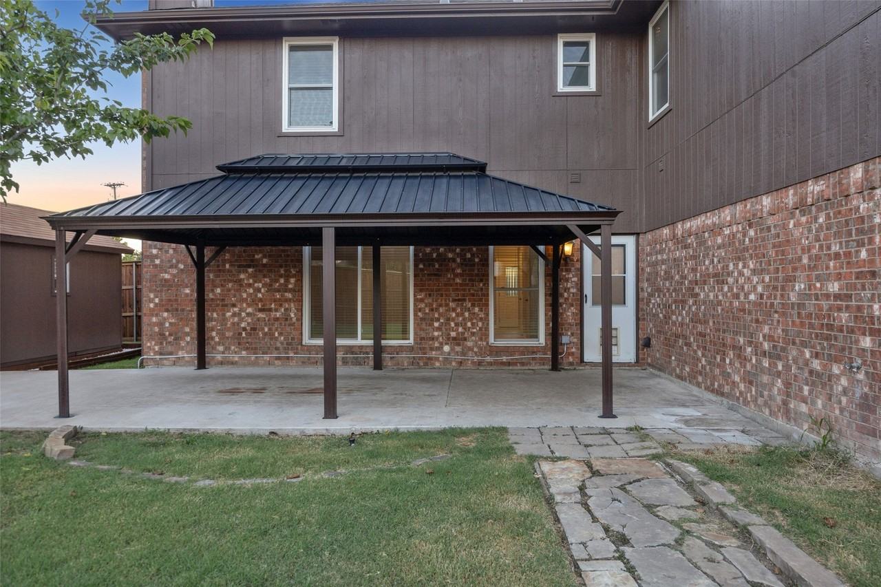 753 Summerfield Dr - Photo 3 of 40