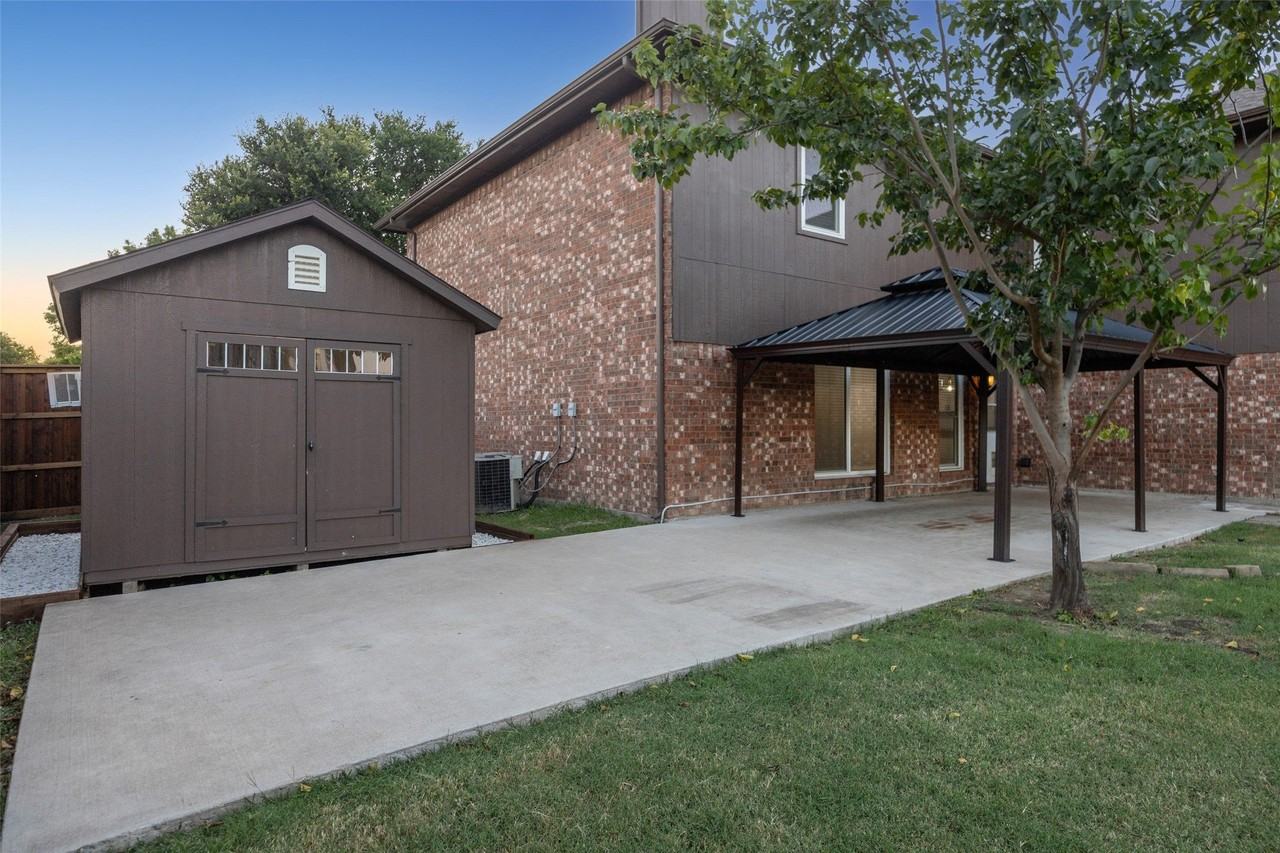 753 Summerfield Dr - Photo 4 of 40
