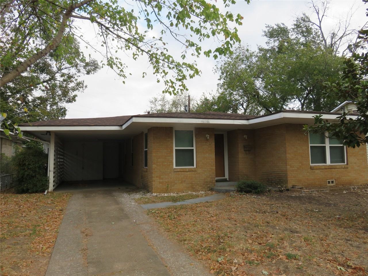 725 W Bullock St - Photo 4 of 40