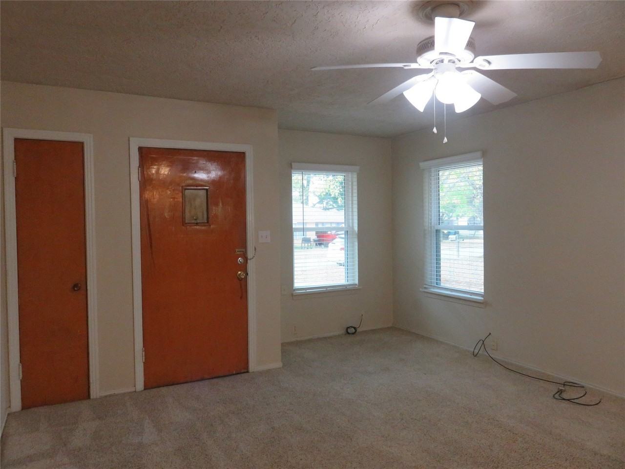 725 W Bullock St - Photo 7 of 40