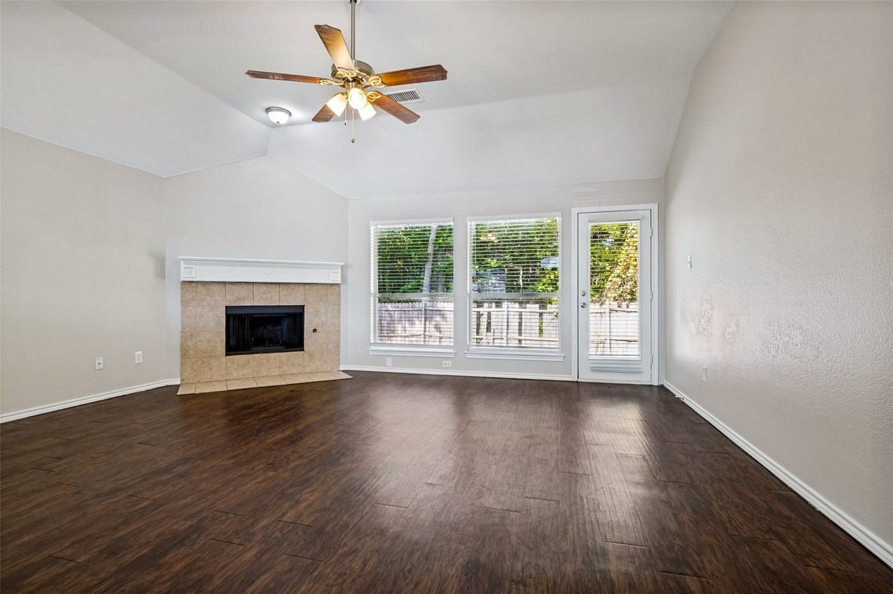 517 Saddlebrook Dr - Photo 4 of 24