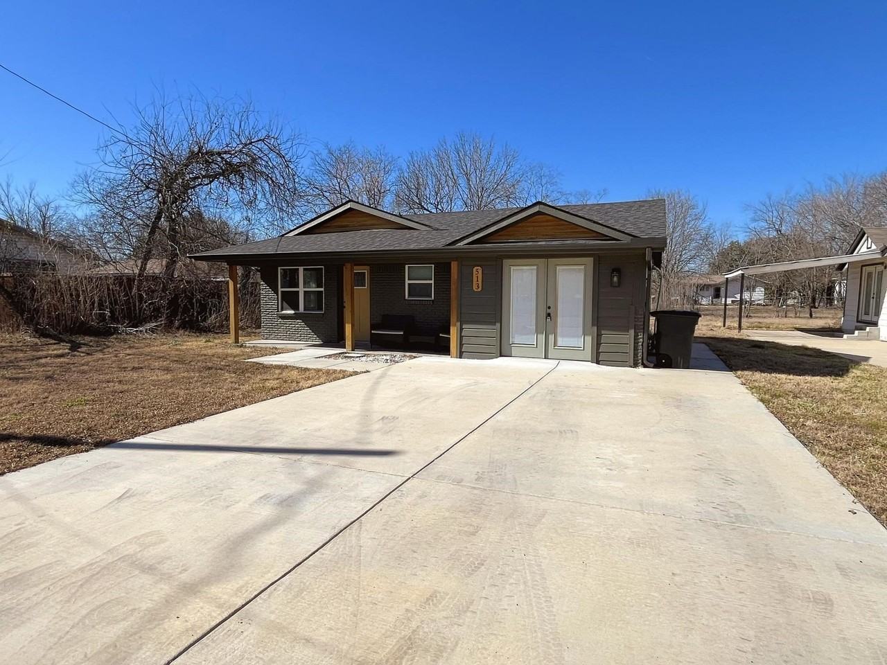 513 Burgett St - Photo 5 of 18