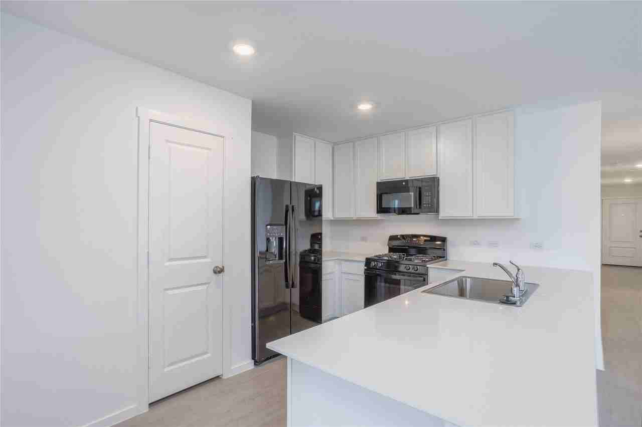 727 Ginkgo Way - Photo 5 of 14