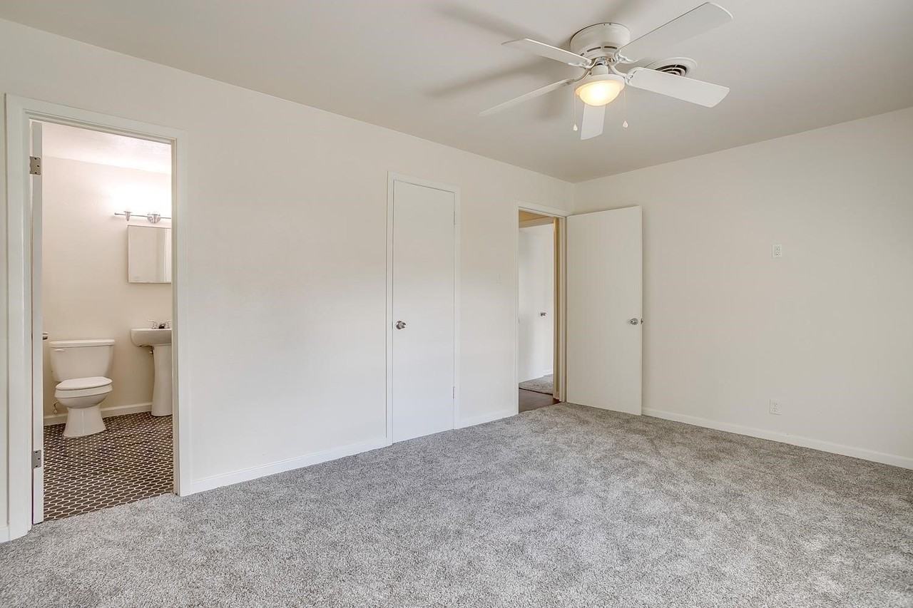128 Se Robert St - Photo 7 of 22