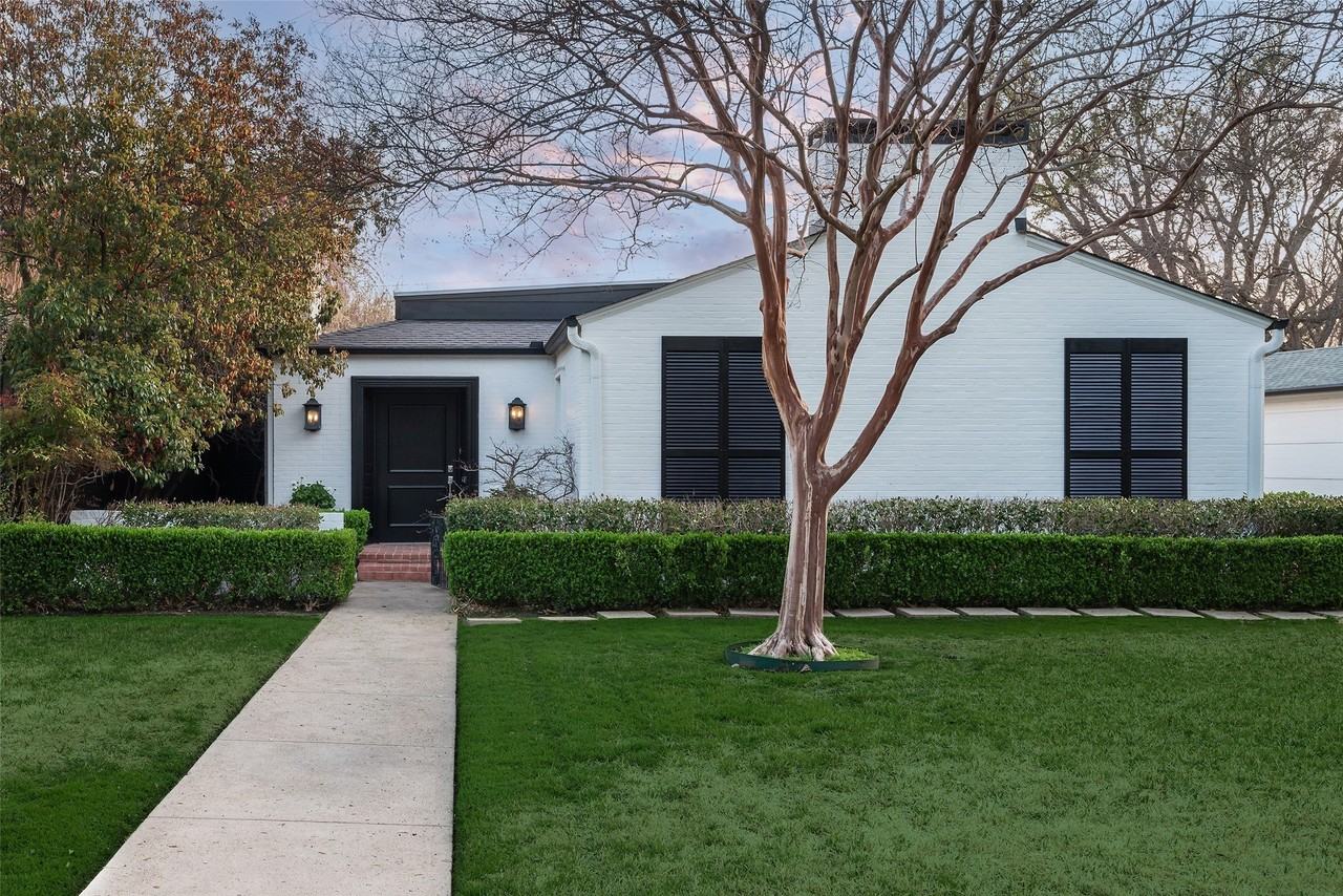 4625 N Versailles Ave