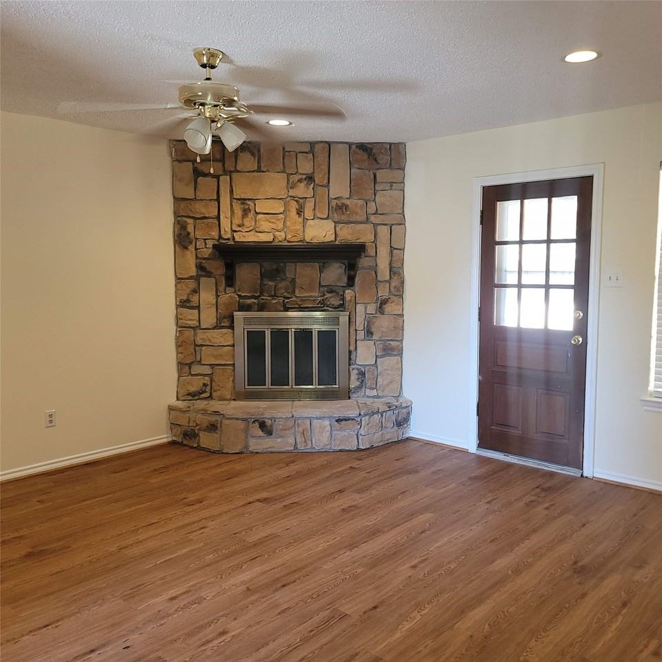 615 Arleta Ln - Photo 4 of 17