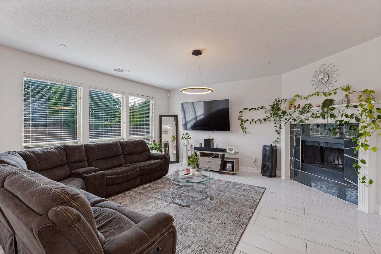 817 Glendale Dr - Photo 6 of 25