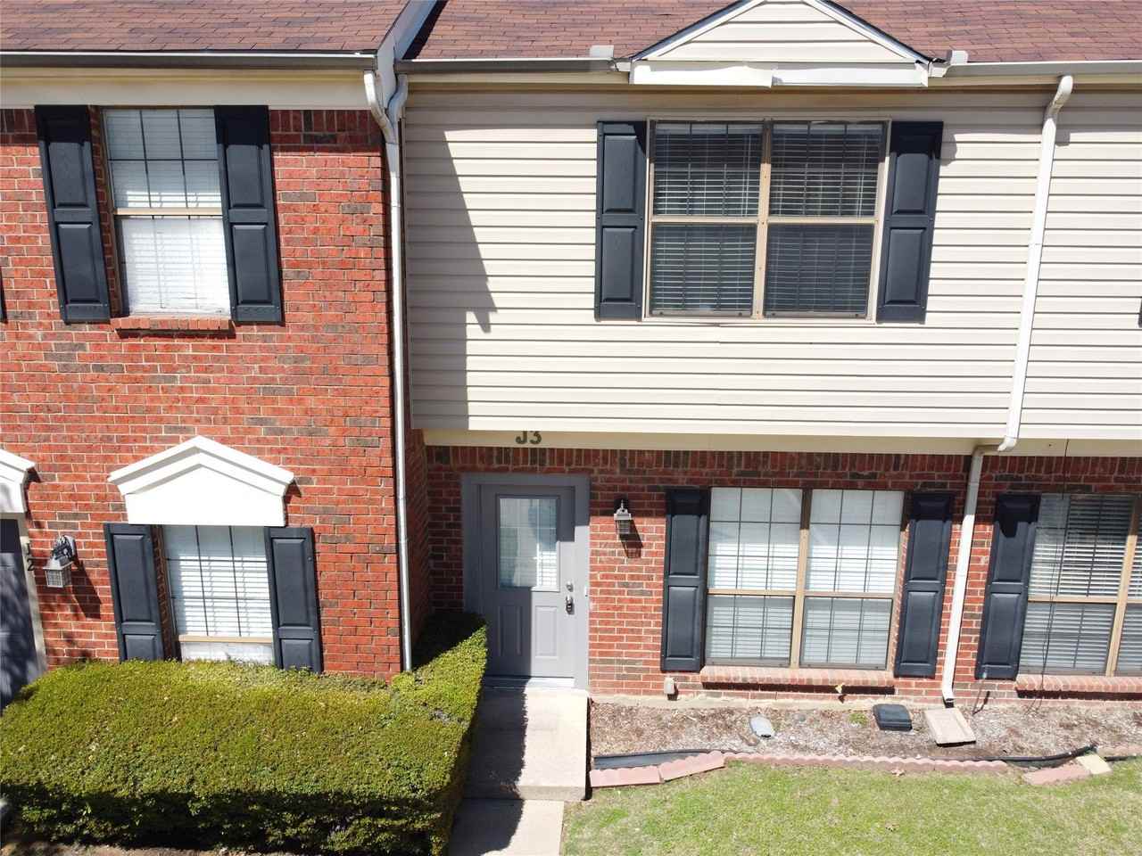 216 Samuel Blvd #J3 - Photo 4 of 29