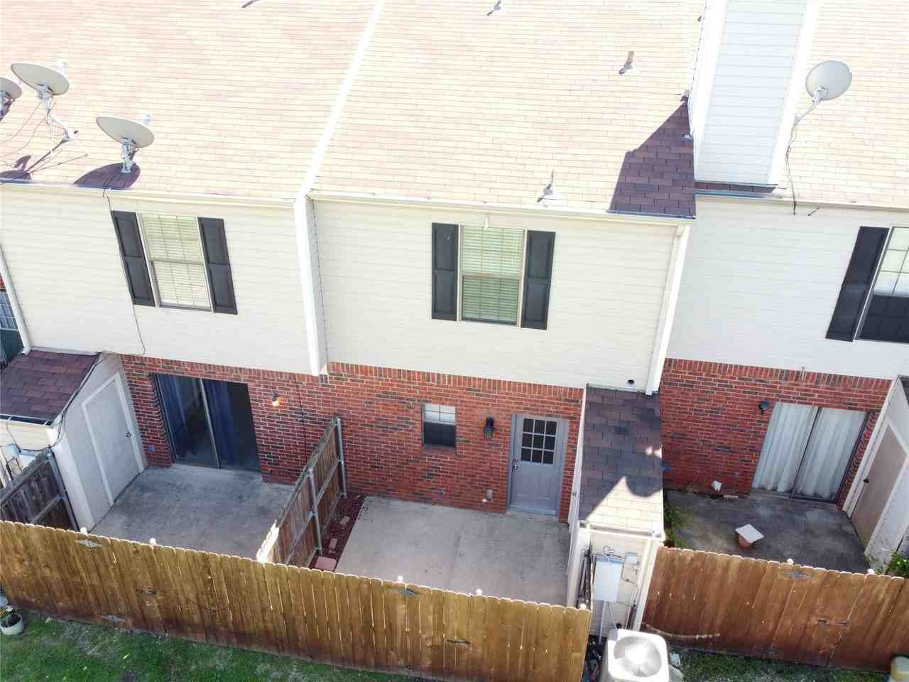 216 Samuel Blvd #J3 - Photo 5 of 29