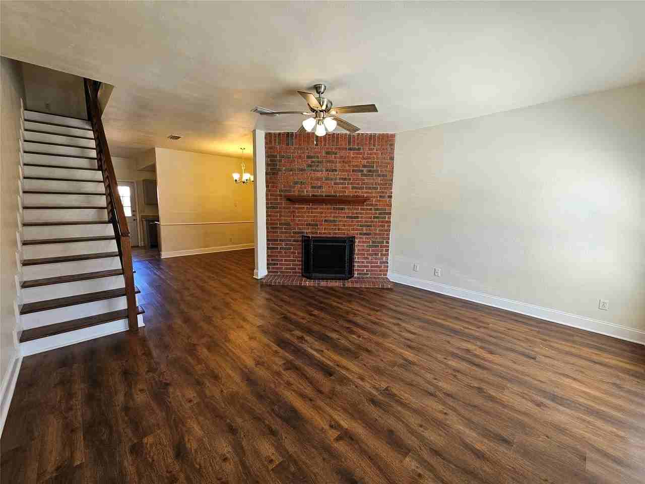 216 Samuel Blvd #J3 - Photo 7 of 29