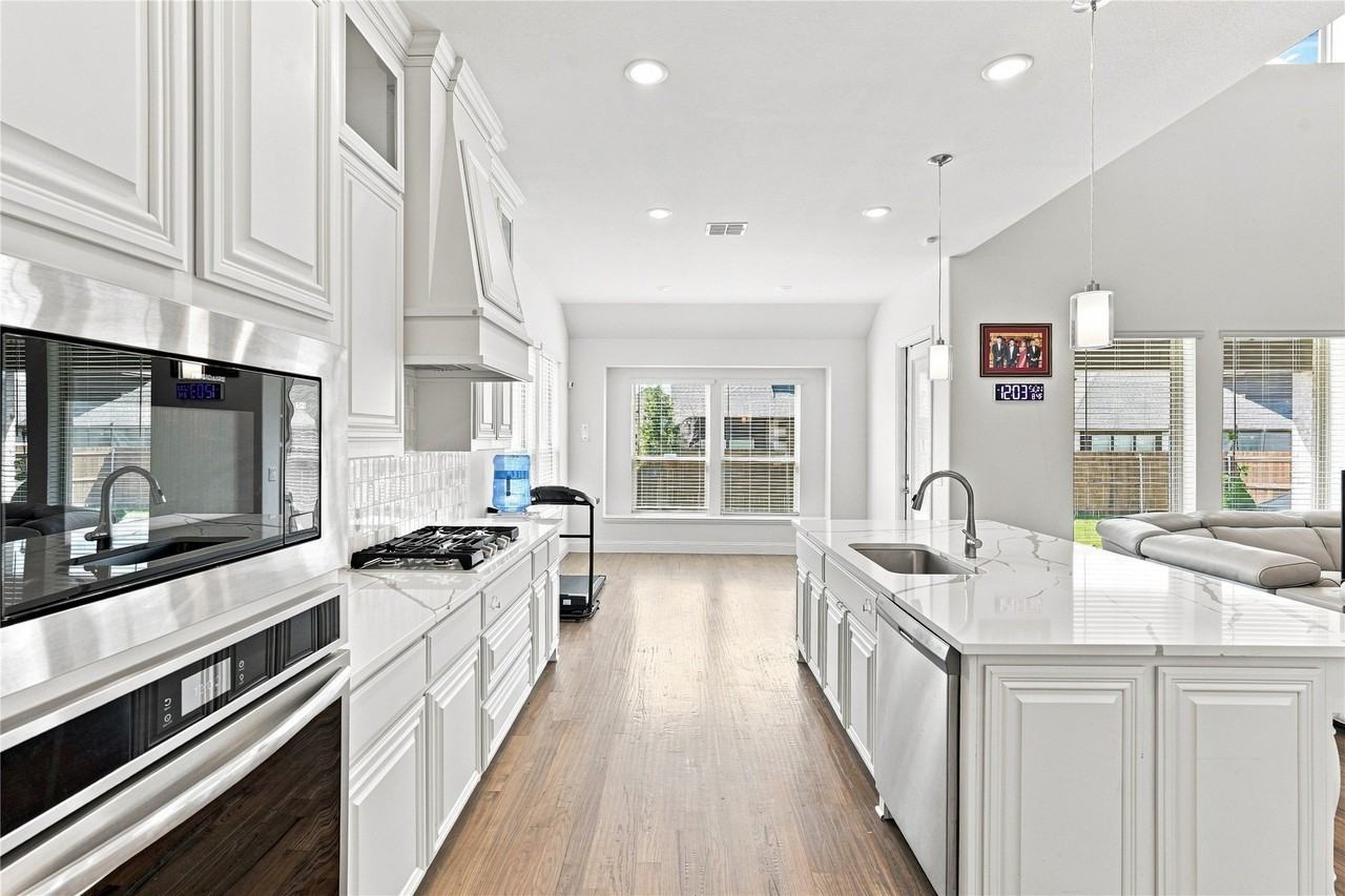 824 Blue Fescue Rd - Photo 4 of 13