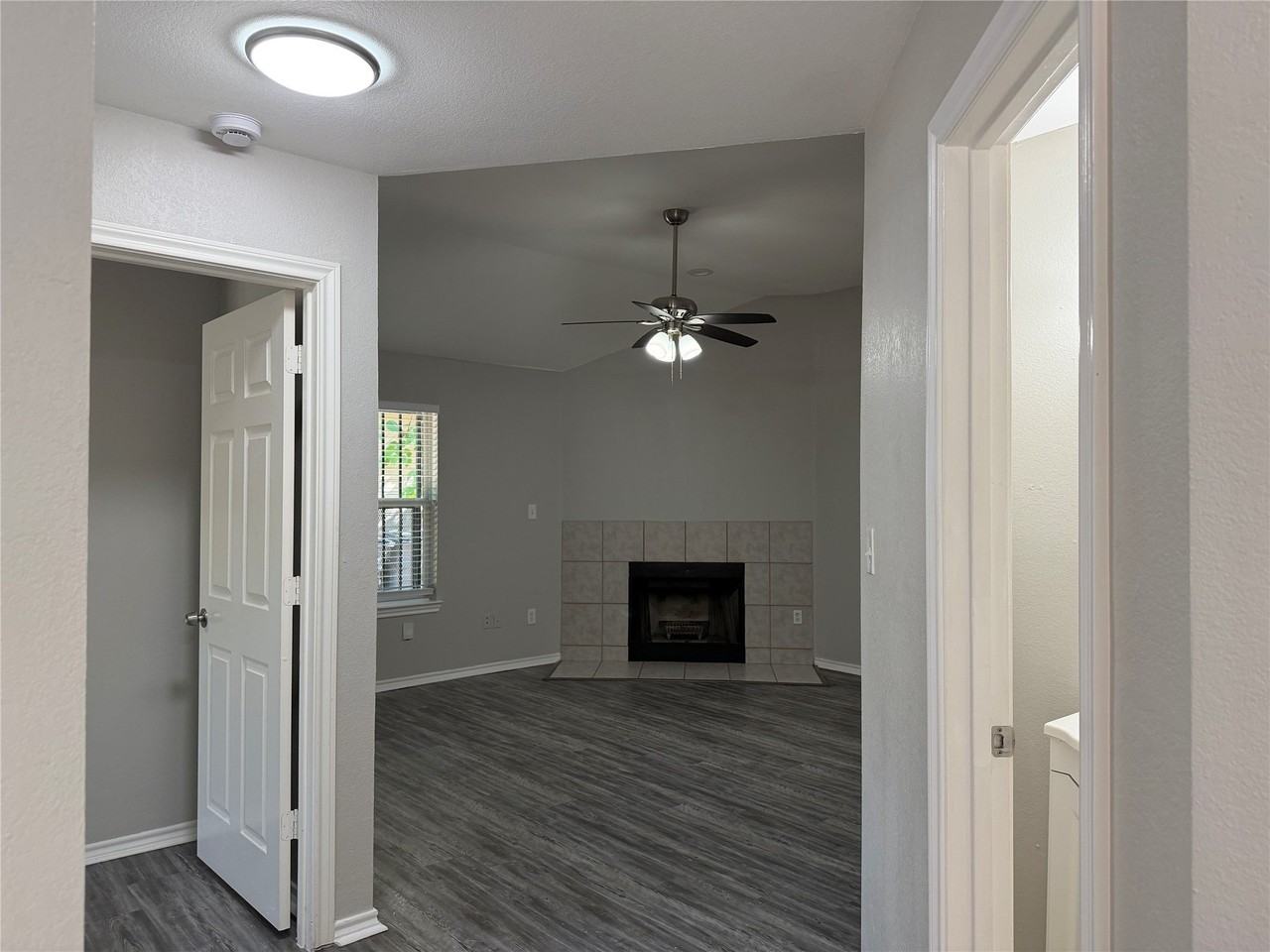 1922 Arizona Ave - Photo 3 of 22