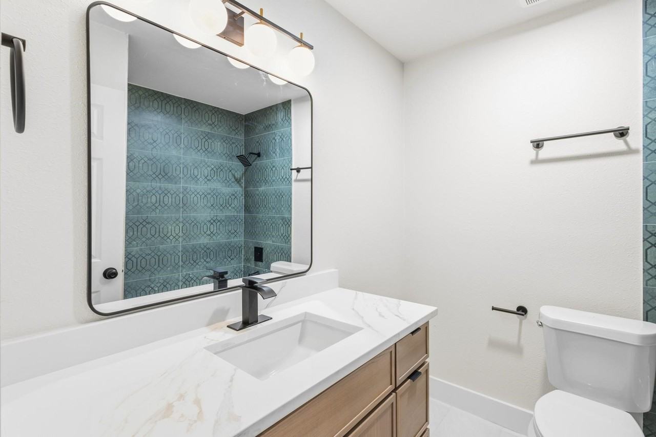 2134 Bowie Dr - Photo 5 of 10