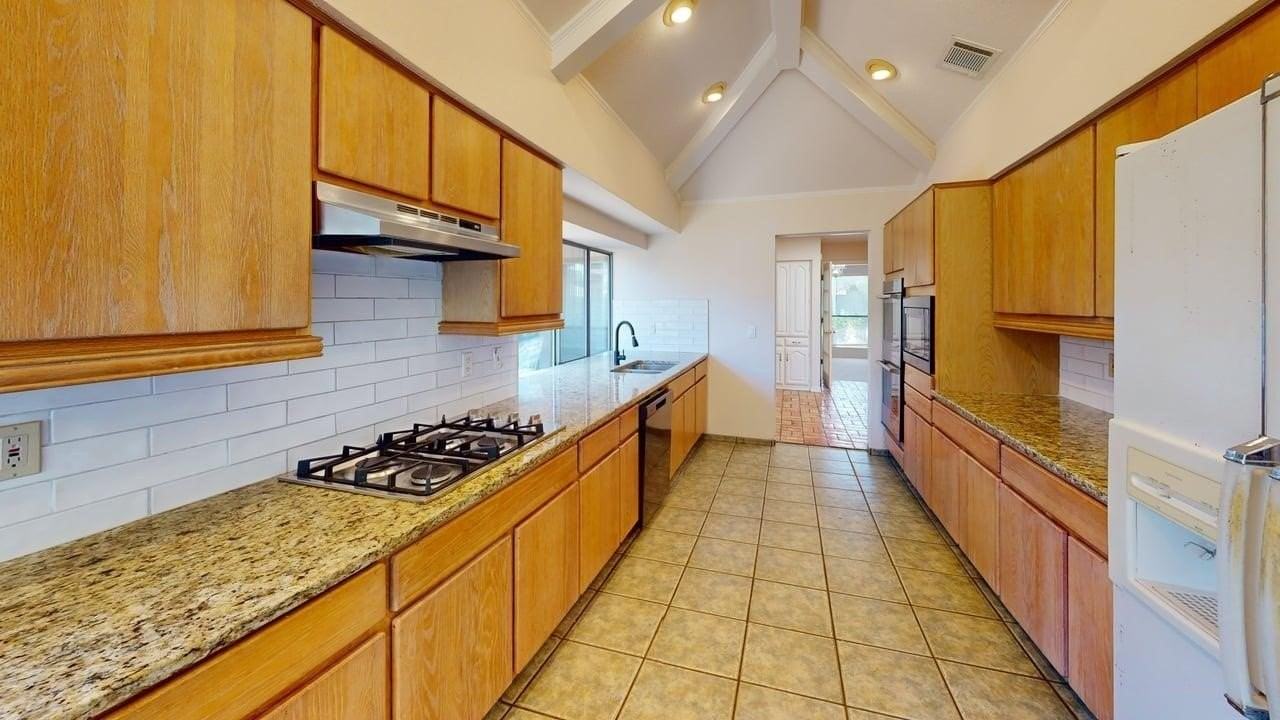 3717 Atrium Dr - Photo 5 of 18