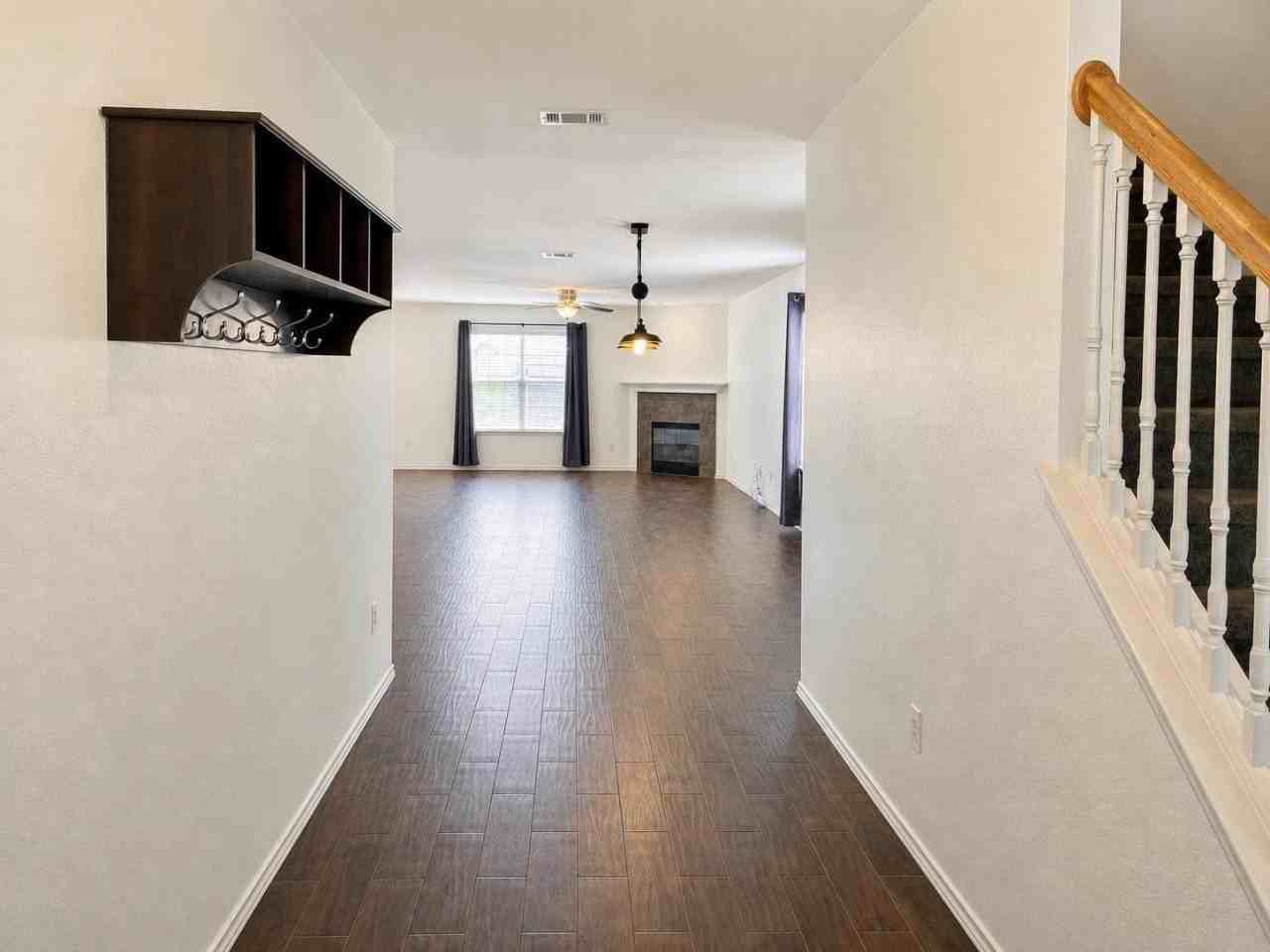 1621 Village Park Trl - Photo 4 of 24