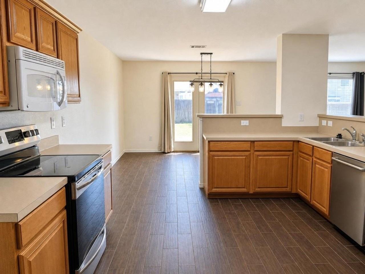 1621 Village Park Trl - Photo 7 of 24