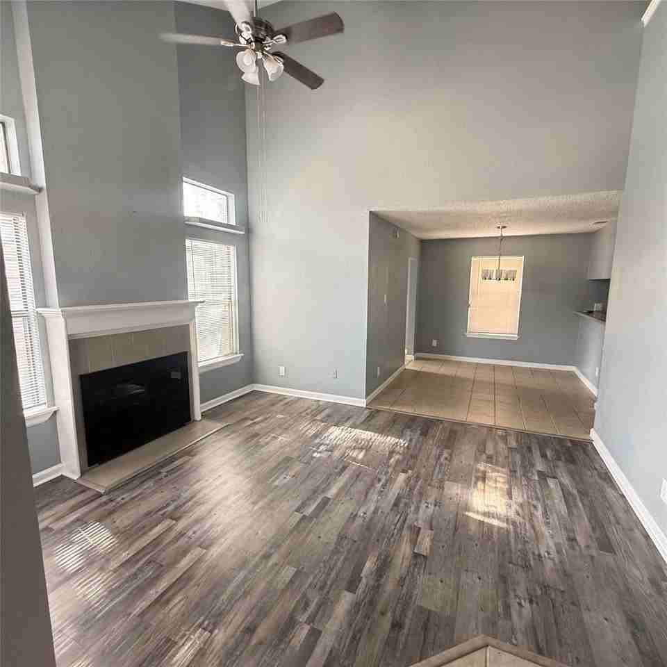 902 Binbrook Dr - Photo 3 of 10