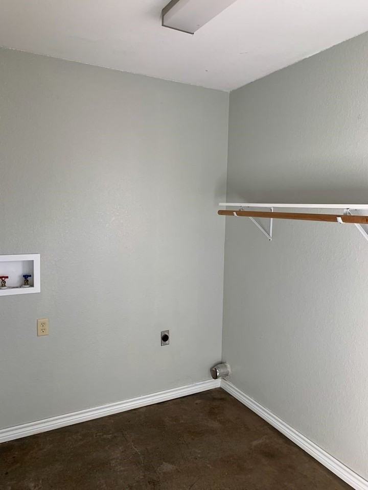 720 11th St #A - Photo 5 of 11