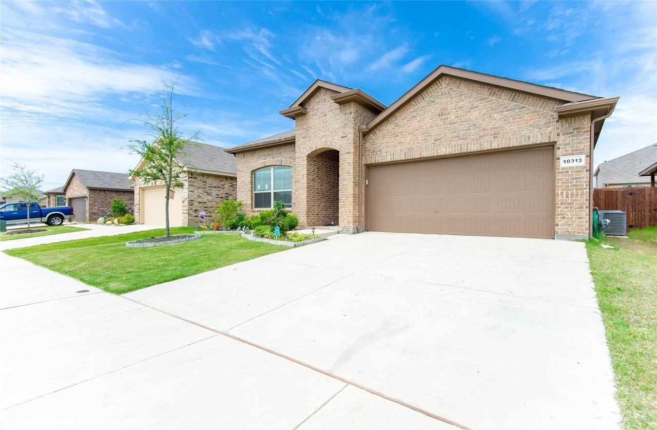 10313 Burtrum Dr - Photo 2 of 23