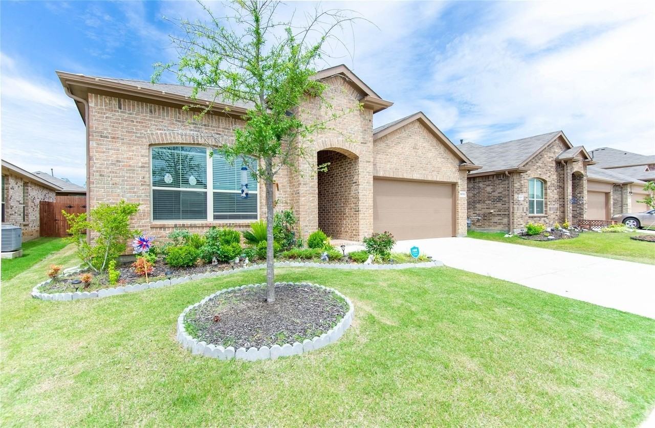 10313 Burtrum Dr - Photo 3 of 23