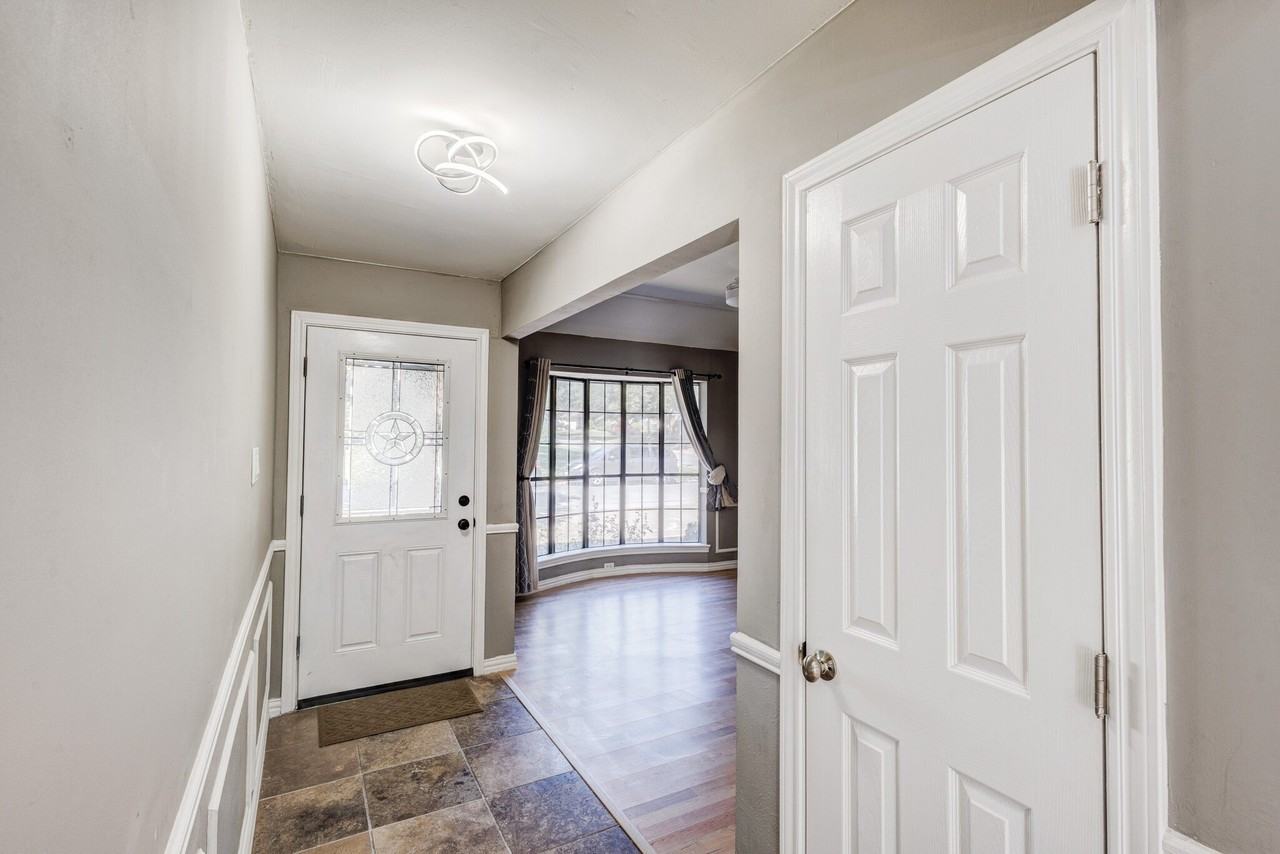 4227 High Mesa Dr - Photo 4 of 35