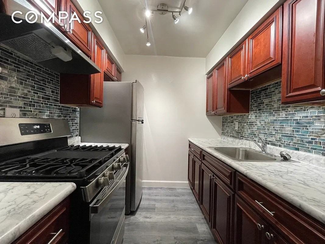 677 Marcy Ave #1 - Photo 3 of 7
