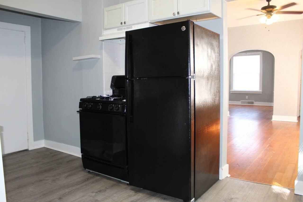 653 Chartres St - Photo 2 of 8