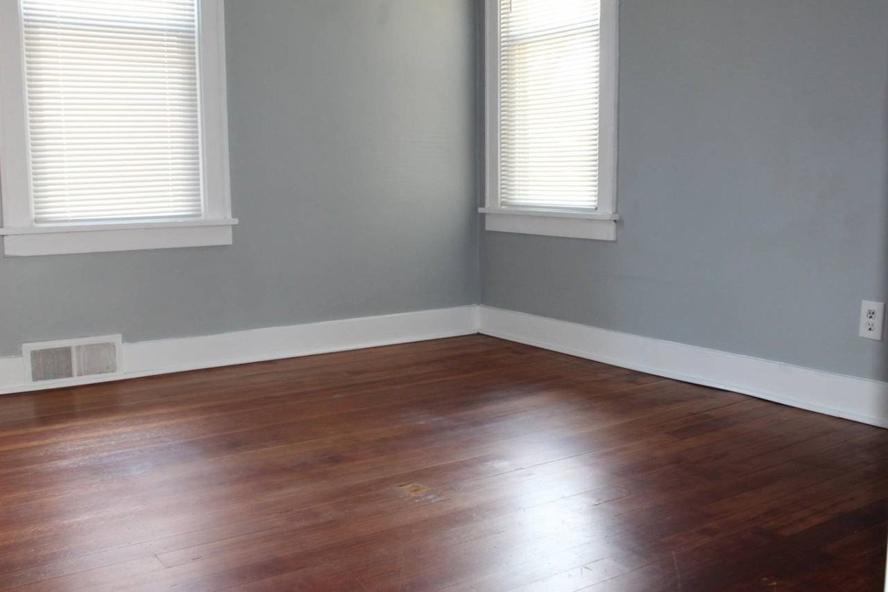 653 Chartres St - Photo 5 of 8