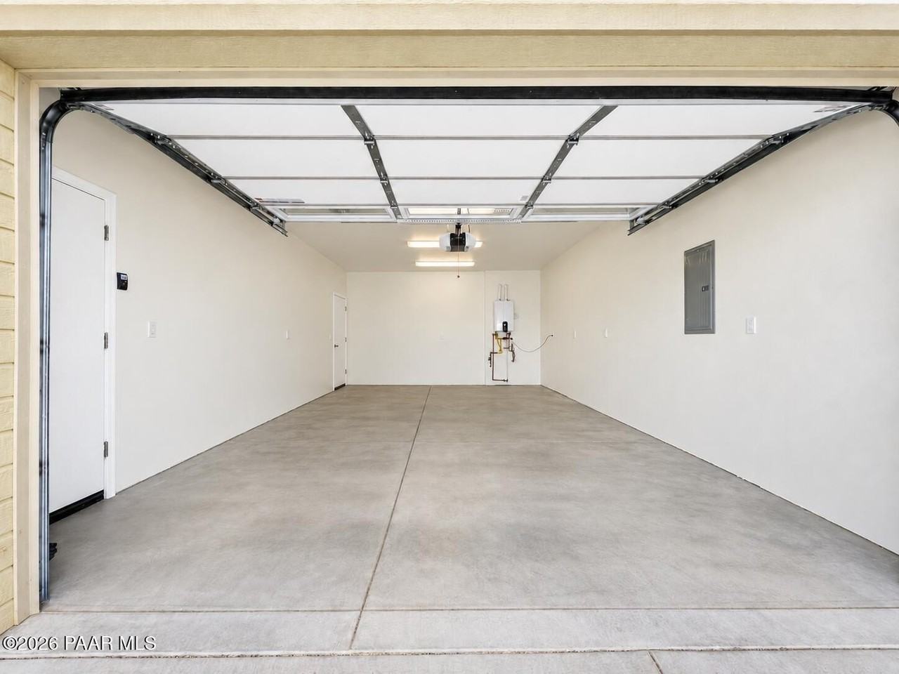 344 S Marina St - Photo 3 of 22