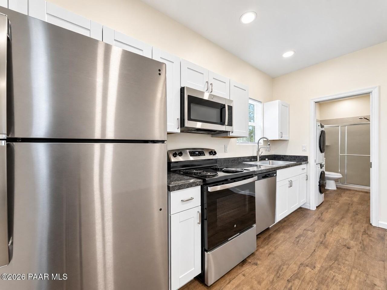344 S Marina St - Photo 6 of 22