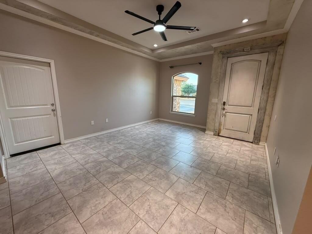 409 W Parker Ave - Photo 4 of 30