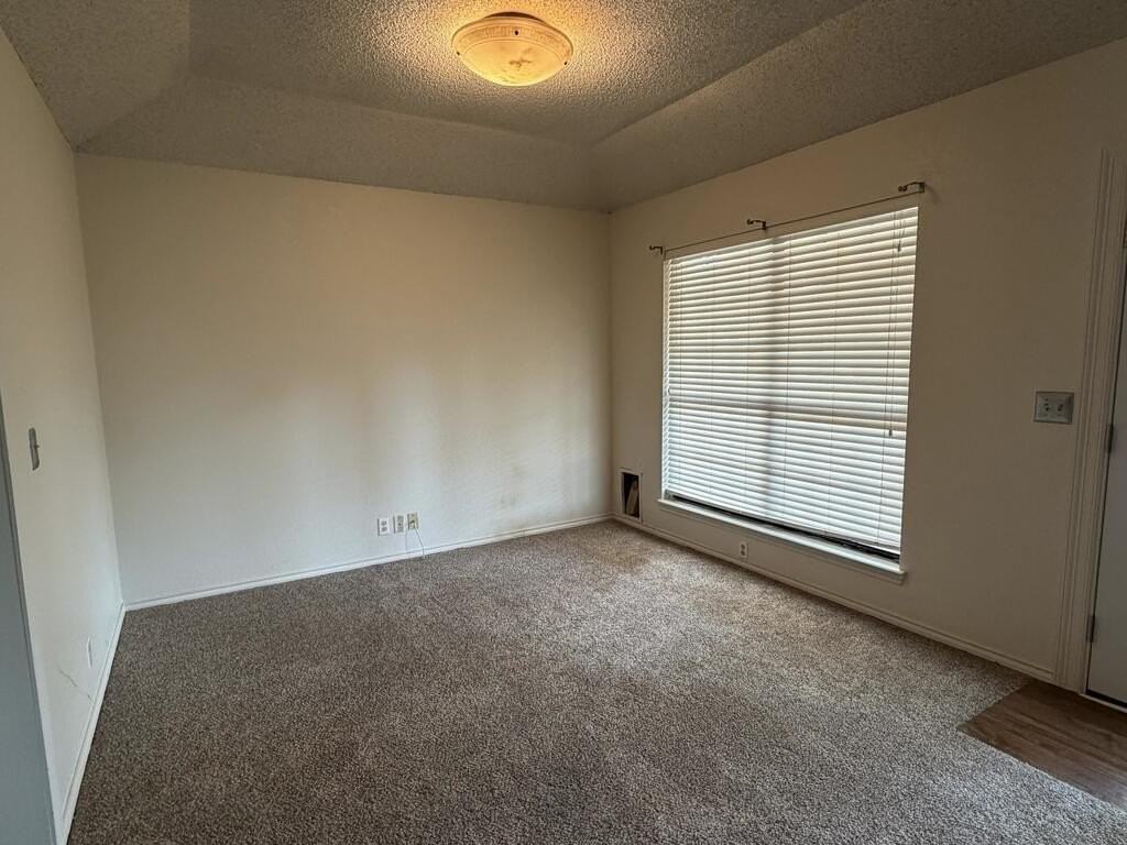 5215 Brazos Ave - Photo 4 of 18