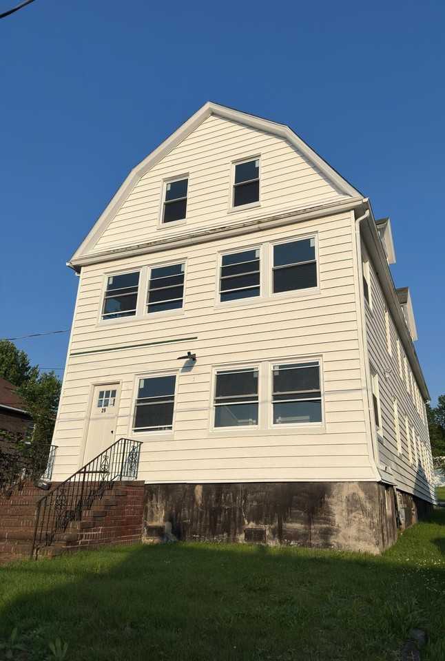 29 Cliff St #2 - Photo 2 of 19