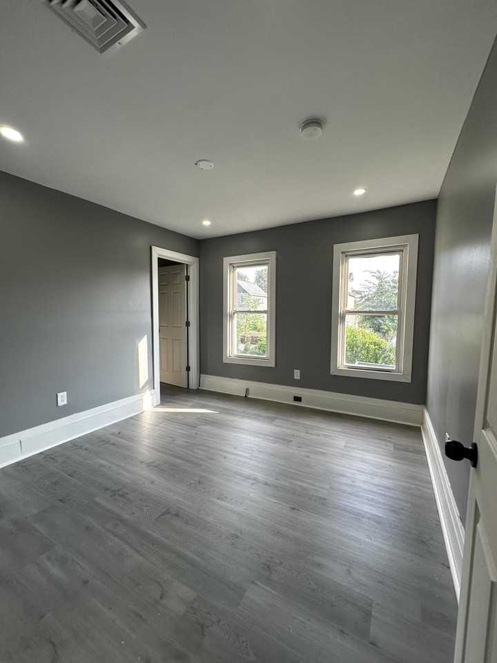 29 Cliff St #2 - Photo 7 of 19