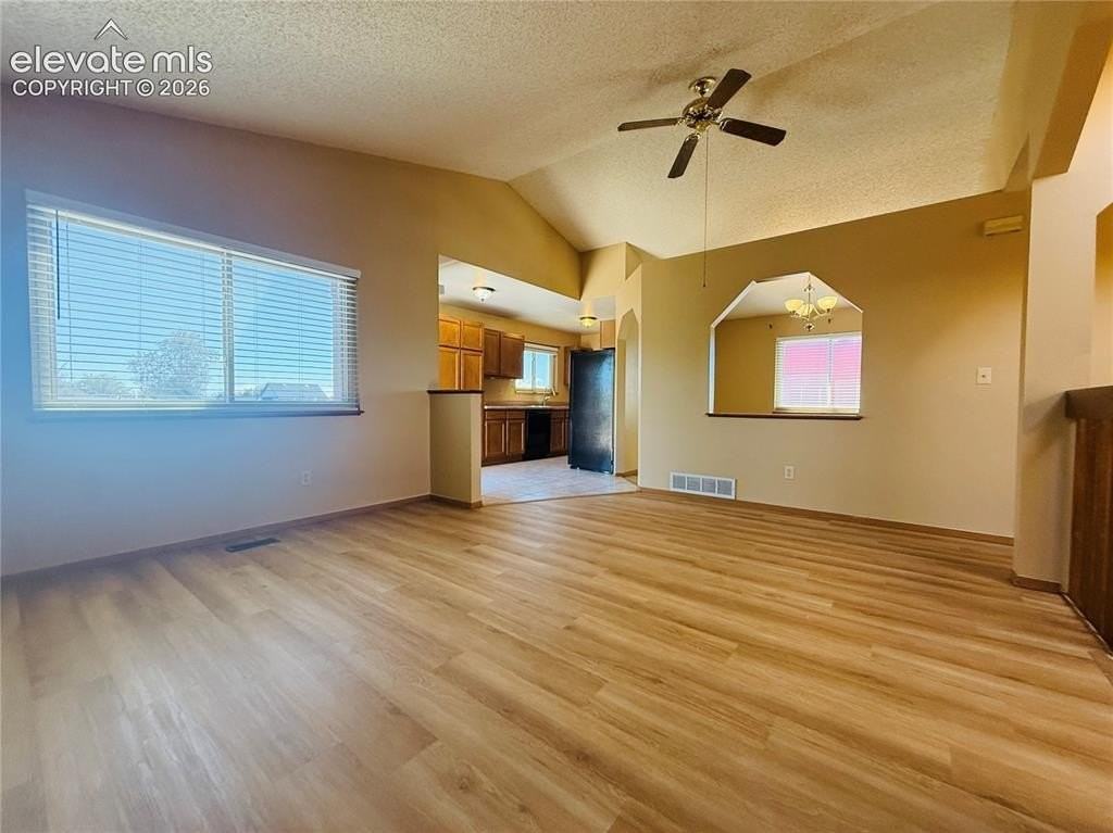 975 Daffodil St - Photo 2 of 18
