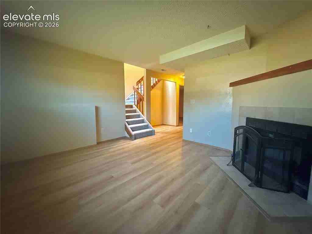 975 Daffodil St - Photo 3 of 18