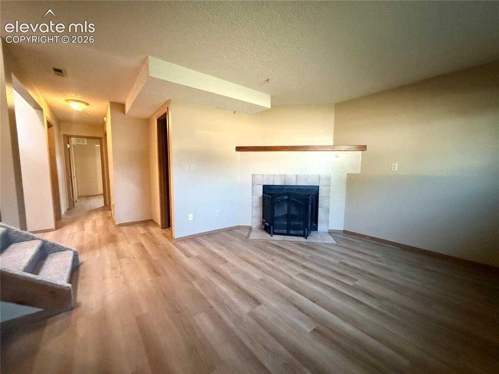 975 Daffodil St - Photo 4 of 18
