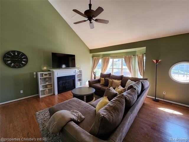 135 Winder St - Photo 3 of 17