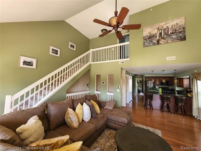 135 Winder St - Photo 4 of 17