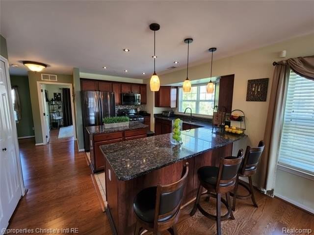 135 Winder St - Photo 5 of 17