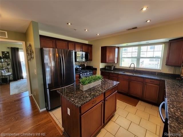 135 Winder St - Photo 6 of 17