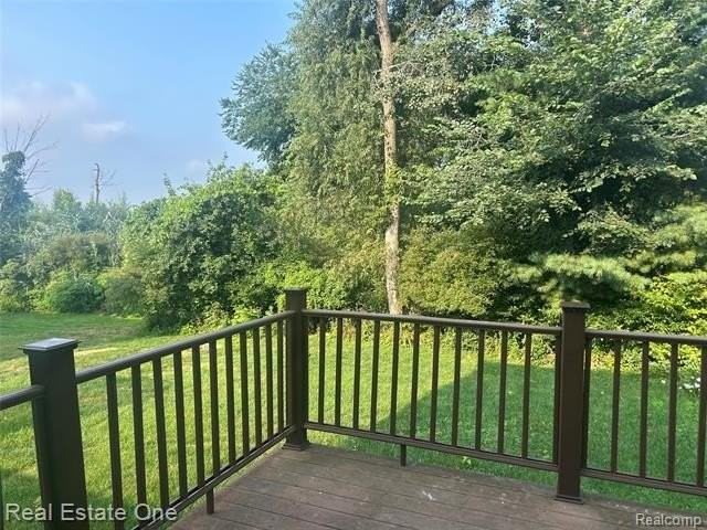 1417 Pond View Ct - Photo 4 of 37