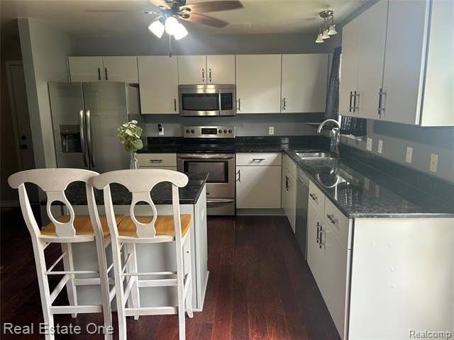 1417 Pond View Ct - Photo 6 of 37