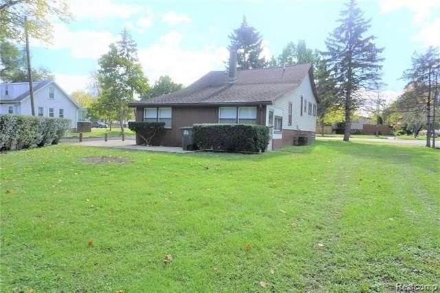 22900 Goddard Rd - Photo 4 of 4