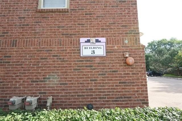 129 E Bay Dr - Photo 2 of 47