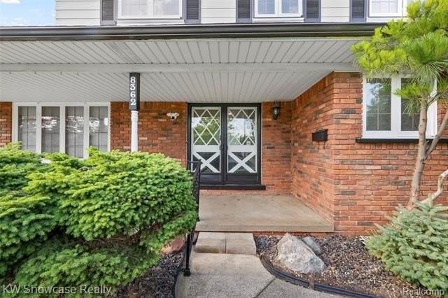 8362 Sunburst - Photo 4 of 50