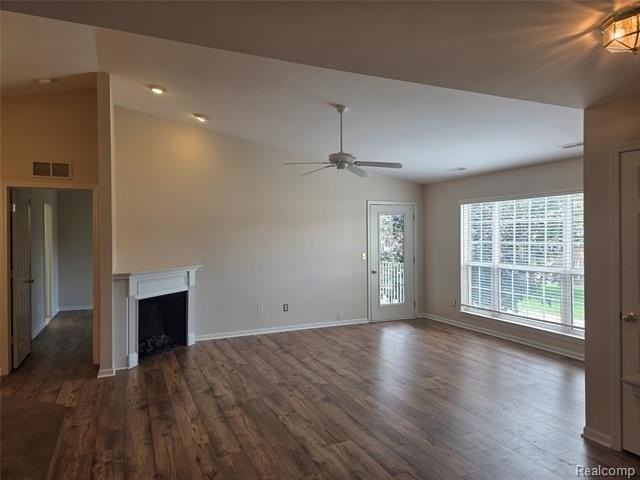 28202 Chesapeake Cir - Photo 4 of 21