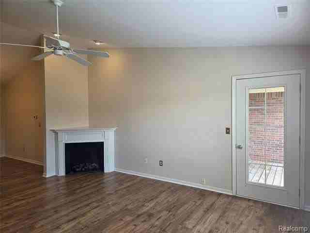 28202 Chesapeake Cir - Photo 6 of 21