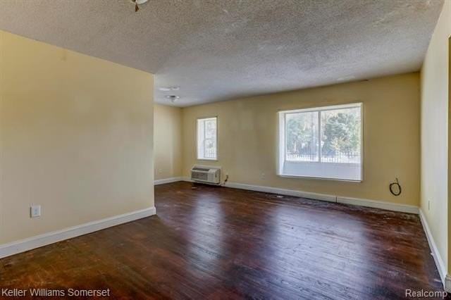 3700 Pasadena St - Photo 3 of 7